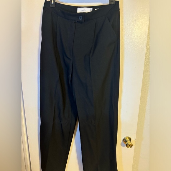 Bershka Pants - Black wide leg trousers #trousers
Like new